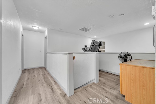 24261 Jacaranda Drive, Tehachapi CA: https://media.crmls.org/medias/bd69f2f2-5b32-449a-bb51-2dc72bd89a48.jpg