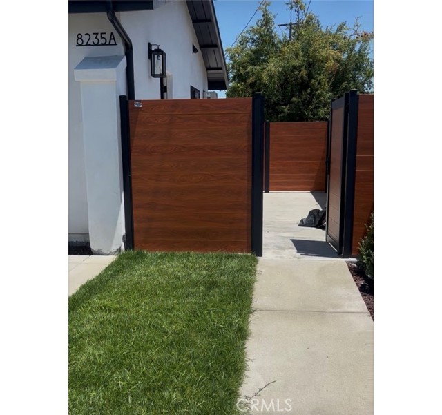 Detail Gallery Image 9 of 9 For 8235 Alameda St, Downey,  CA 90242 - 3 Beds | 2 Baths