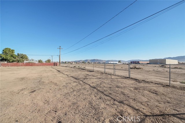 Detail Gallery Image 12 of 20 For 22090 Cherokee Ave, Apple Valley,  CA 92307 - 3 Beds | 2 Baths