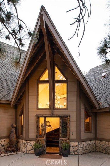942 Lake Edge, Lake Arrowhead, CA 92352
