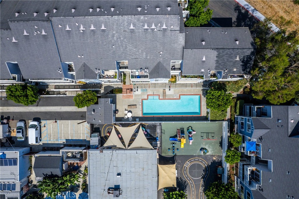 MLS #OC25248944 image #32