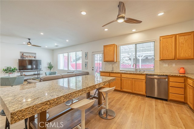 38343 Bonino Drive, Palmdale CA: https://media.crmls.org/medias/bd6b60e5-dd26-48d1-b8af-e3ce40873e5d.jpg