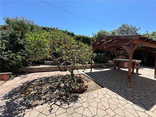 24224 Spicewood Lane, Harbor City CA: https://media.crmls.org/medias/bd6b9abe-5689-4a4b-9dee-90ddfc3b0d07.jpg