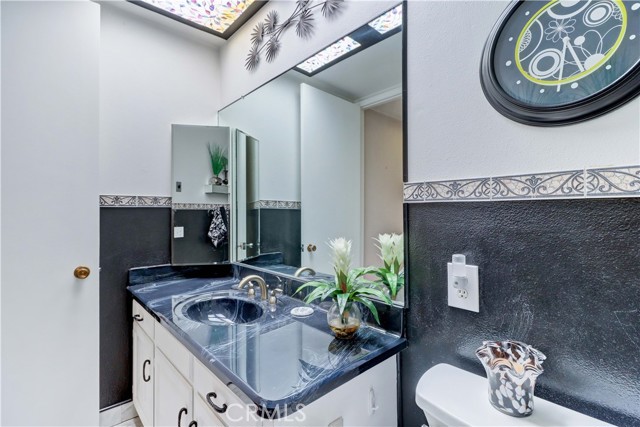 2049 Via Mariposa East, Laguna Woods CA: https://media.crmls.org/medias/bd6bf459-88bb-4f37-8284-d054c9c151b6.jpg