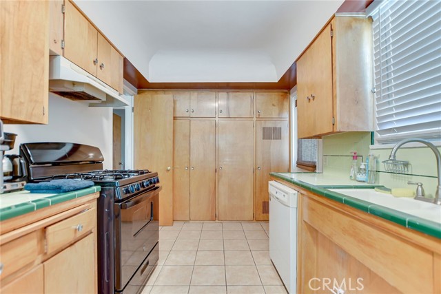34510 Avenue B, Yucaipa CA: https://media.crmls.org/medias/bd6c9b1a-cfdd-4566-8fcc-fc45821b0825.jpg