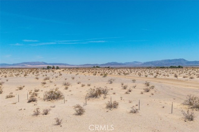82935 Maya Rada Road, 29 Palms CA: https://media.crmls.org/medias/bd6cff9e-1ac8-4b73-b48e-ff3ce0eb27e2.jpg