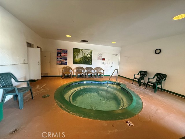 Detail Gallery Image 11 of 14 For 332 N Lyon, Hemet,  CA 92543 - 2 Beds | 2 Baths