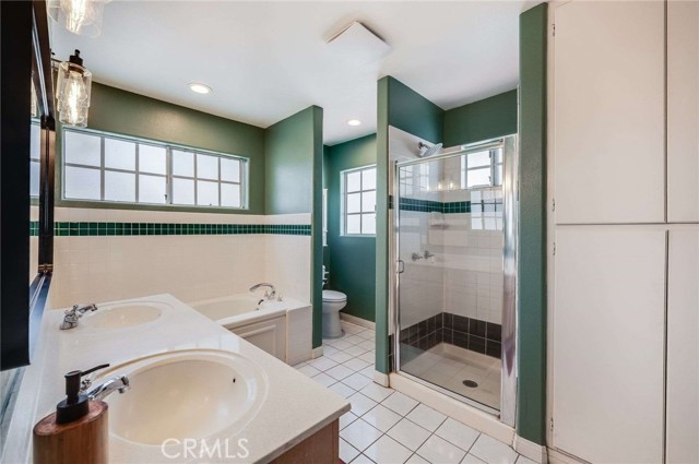 Detail Gallery Image 15 of 24 For 2461 Oneida St #B,  Pasadena,  CA 91107 - 4 Beds | 2/1 Baths
