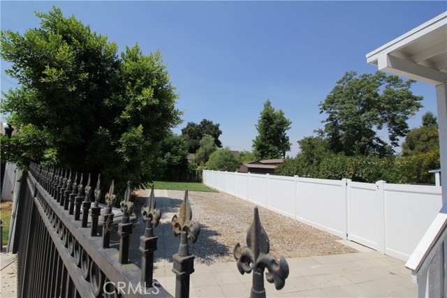 250 SONORA Street, Redlands CA: https://media.crmls.org/medias/bd6e0415-6a28-4495-a460-b1bf00a9cdb6.jpg