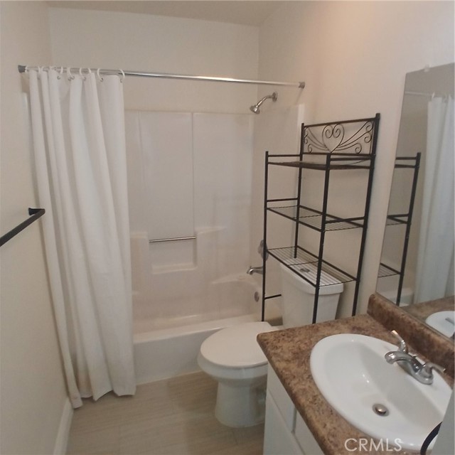 Detail Gallery Image 10 of 16 For 509 E Avenue Q-2 #B,  Palmdale,  CA 93550 - 2 Beds | 2 Baths