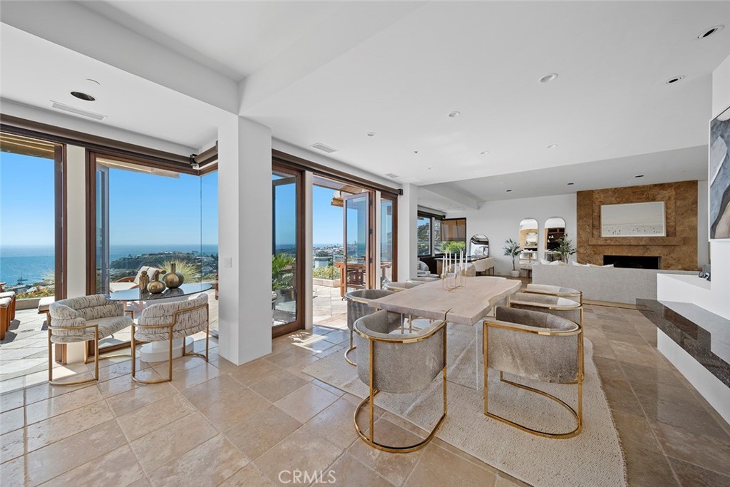 Bd6f138c F922 4092 B07e 41045542f565