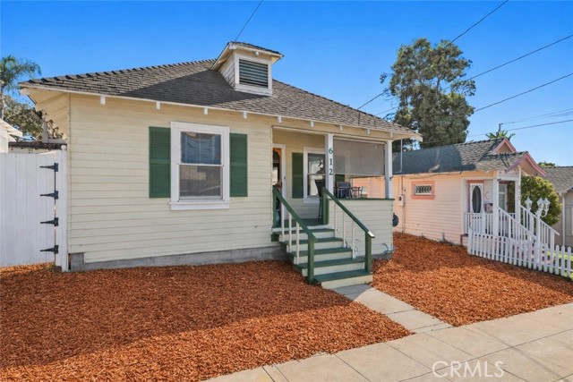 610 Carnelian, Redondo Beach, California 90277, ,Residential Income,For Sale,Carnelian,SB26077419