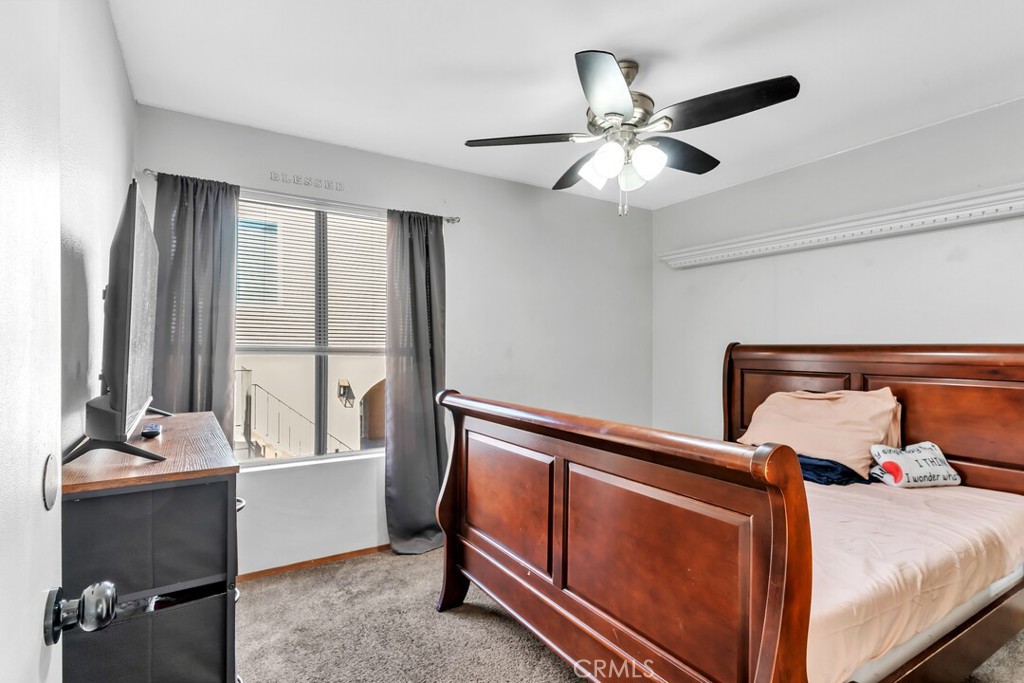 https://media.crmls.org/medias/bd7016da-64f3-4e92-bed2-4718cf14fd53.jpg?preset=X-Large