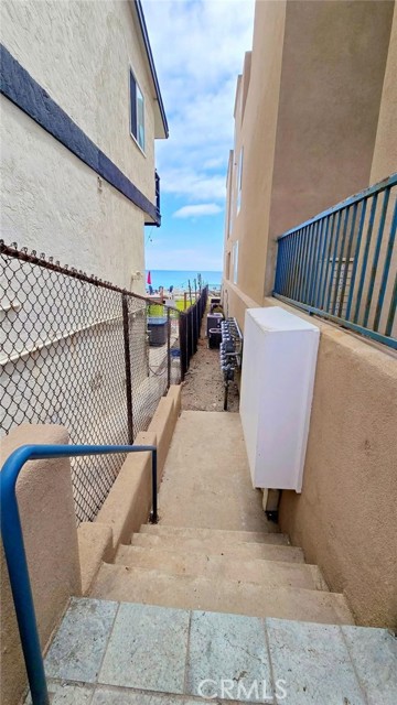 901 S Pacific Street, Oceanside CA: https://media.crmls.org/medias/bd70396c-30de-4ede-8bd3-4725bfb7a4ac.jpg