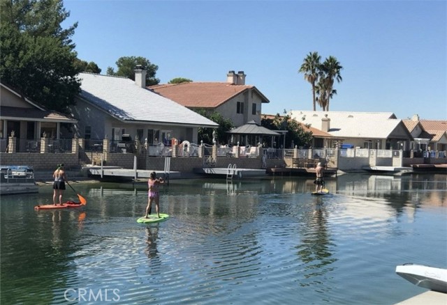 26993 Lakeview Dr, Helendale CA: https://media.crmls.org/medias/bd704770-e3f6-4ef8-b041-993e82878fca.jpg