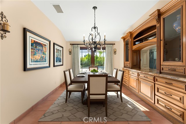 1632 Country Club Drive, Redlands CA: https://media.crmls.org/medias/bd706817-8b40-446b-95b9-1229f165512c.jpg