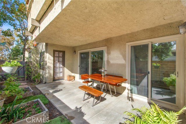 Detail Gallery Image 2 of 25 For 25216 Tanoak Ln, Lake Forest,  CA 92630 - 2 Beds | 2 Baths