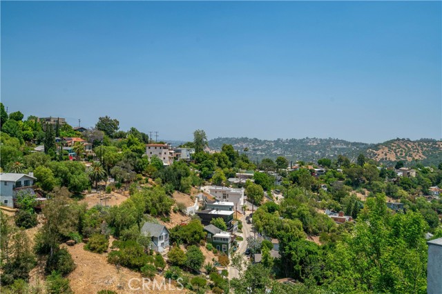 728 Quail Drive, Los Angeles CA: https://media.crmls.org/medias/bd7343a2-8a33-4bc8-b4af-39346e24f07b.jpg