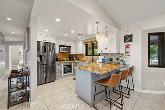 1757 Park View Drive, Palm Springs CA: https://media.crmls.org/medias/bd738623-a416-4187-92e7-31755244e728.jpg