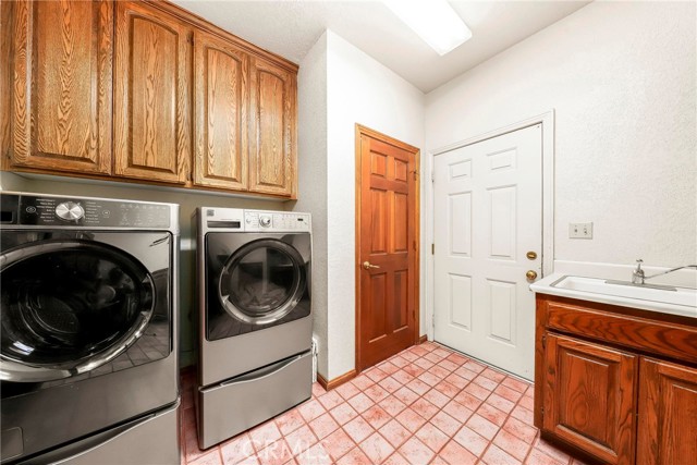 41504 Mission Drive, Palmdale CA: https://media.crmls.org/medias/bd74997c-a05e-4ca1-8d9a-d779a7ee4f95.jpg