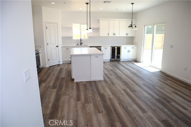 8600 Ironwood Avenue, California City CA: https://media.crmls.org/medias/bd759648-759f-48a6-82c9-26f10d1c5957.jpg