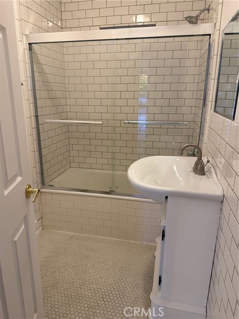 Detail Gallery Image 7 of 9 For 17724 Los Alimos, Granada Hills,  CA 91344 - 2 Beds | 1 Baths