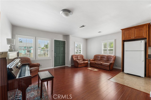 Detail Gallery Image 4 of 22 For 353 S Willard, San Gabriel,  CA 91776 - 2 Beds | 1 Baths