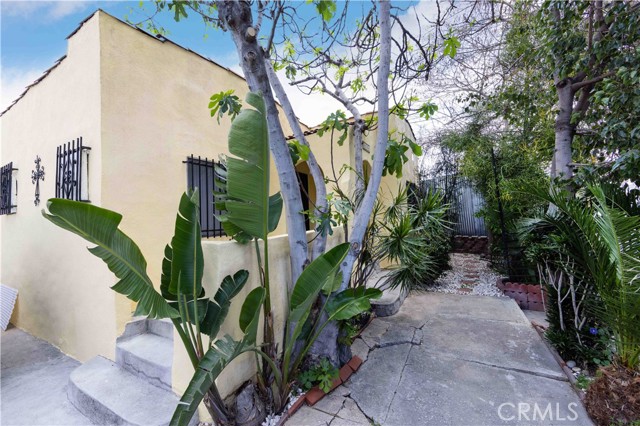 Detail Gallery Image 7 of 40 For 2111 E 95th St, Los Angeles,  CA 90002 - 2 Beds | 1 Baths