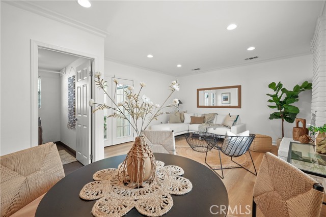 2482 New York Drive, Altadena CA: https://media.crmls.org/medias/bd766d36-51d9-41b8-9300-55a2213a8705.jpg