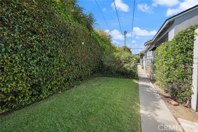 251 E Center Street, Covina CA: https://media.crmls.org/medias/bd774a20-bdba-4c32-a26d-3078238196c5.jpg