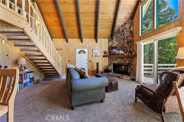 Detail Gallery Image 5 of 26 For 1075 Grass Valley Rd, Lake Arrowhead,  CA 92352 - 3 Beds | 2 Baths