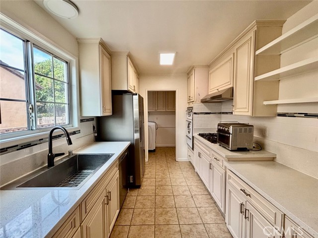 Detail Gallery Image 12 of 16 For 16316 Sylvanwood Ave, Norwalk,  CA 90650 - 4 Beds | 2 Baths