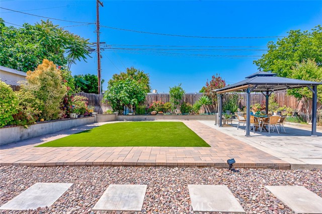335 E Francis Avenue, La Habra CA: https://media.crmls.org/medias/bd78e4f0-8391-47e7-8378-1cb0f3bbcaac.jpg