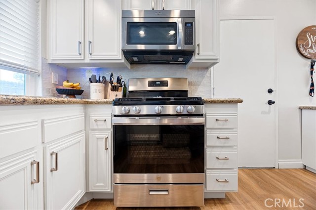 Detail Gallery Image 16 of 26 For 23316 Canyon Pines Pl, Corona,  CA 92883 - 3 Beds | 2 Baths