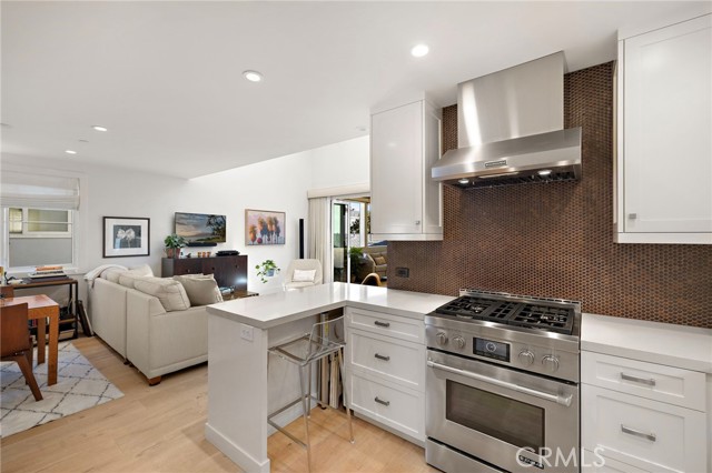 Detail Gallery Image 10 of 68 For 711 1/2 Marigold, Corona Del Mar,  CA 92625 - 2 Beds | 2/1 Baths