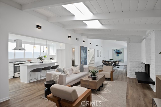 317 8th Street, Manhattan Beach, California 90266, 3 Bedrooms Bedrooms, ,3 BathroomsBathrooms,Residential,Sold,8th,SB22148792