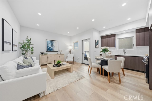 Detail Gallery Image 2 of 18 For 150 Oak Knoll Ave #103,  Pasadena,  CA 91101 - 1 Beds | 1 Baths