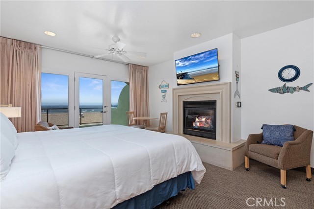 Detail Gallery Image 3 of 20 For 198 Main St #12,  Pismo Beach,  CA 93449 - 1 Beds | 1 Baths