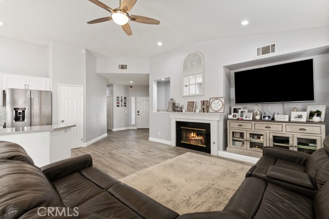 Detail Gallery Image 8 of 67 For 27258 Buffalo Trl, Corona,  CA 92883 - 3 Beds | 2 Baths