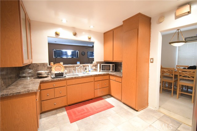 Detail Gallery Image 11 of 32 For 1815 W 108th St, Los Angeles,  CA 90047 - 2 Beds | 1 Baths