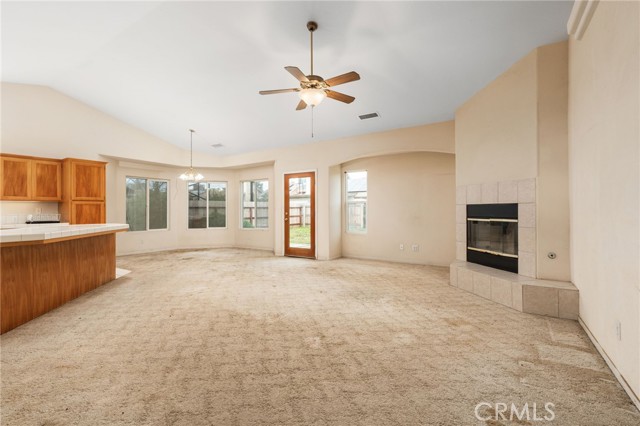 Detail Gallery Image 5 of 31 For 2500 W Perez, Visalia,  CA 93291 - 3 Beds | 2 Baths