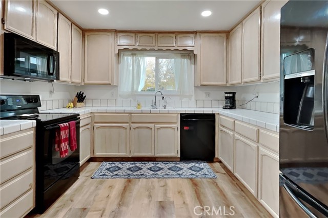 Detail Gallery Image 15 of 75 For 1947 Shadow Park Dr., Turlock,  CA 95380 - 3 Beds | 2 Baths