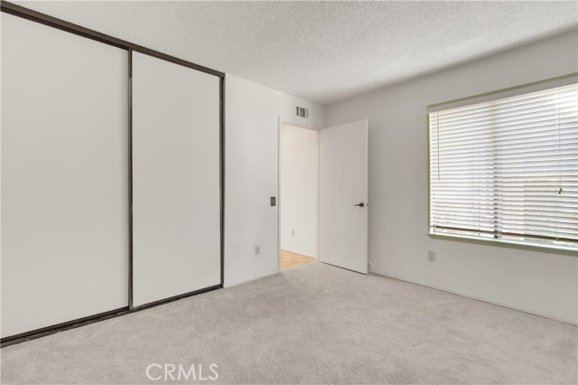 17306 Village 17, Camarillo CA: https://media.crmls.org/medias/bd7d5d5c-1201-40ee-a418-886ac57a14f9.jpg