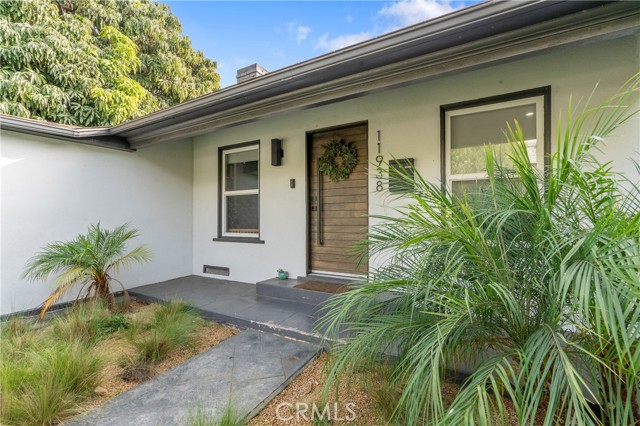 11938 Exposition Boulevard, Los Angeles CA: https://media.crmls.org/medias/bd7e2a53-18b4-4dc2-8a1b-8be6415bd809.jpg