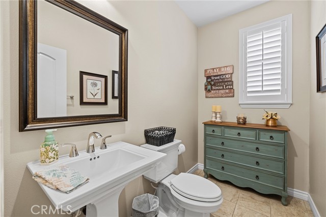 Detail Gallery Image 11 of 55 For 4882 Hawk Ridge Ave, Fontana,  CA 92336 - 4 Beds | 3/1 Baths