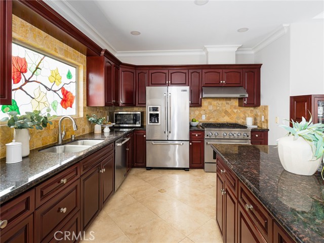 229 N Juanita Avenue, Redondo Beach CA: https://media.crmls.org/medias/bd7efc9a-90e6-4b28-92ad-d2e91a034636.jpg