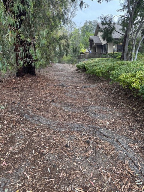 Detail Gallery Image 3 of 6 For 21621 Canada, Lake Forest,  CA 92630 - – Beds | – Baths