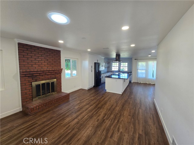 Detail Gallery Image 3 of 28 For 308 S California St, Orange,  CA 92866 - 3 Beds | 2 Baths