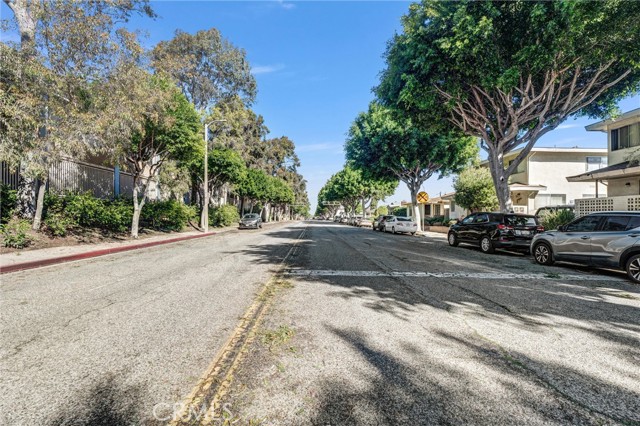 Detail Gallery Image 3 of 23 For 12530 Birch, Hawthorne,  CA 90250 - 3 Beds | 2 Baths