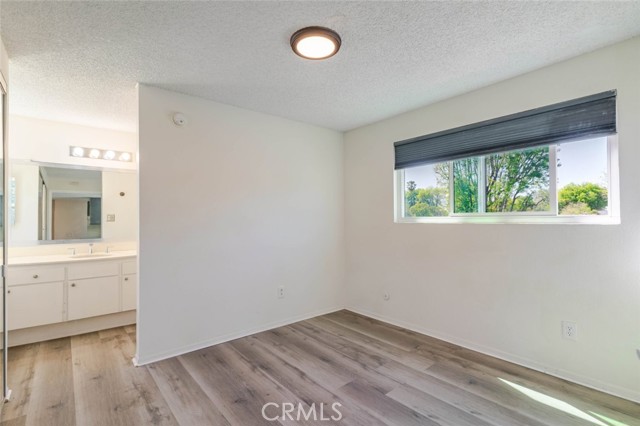 Detail Gallery Image 7 of 22 For 17900 Sherman Way #320,  Reseda,  CA 91335 - 1 Beds | 1 Baths